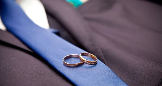 Müssen Sie eine Krawatte auf einer Hochzeit tragen oder nicht?