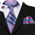 Graue Krawatte mit rosa und marineblauen Karos