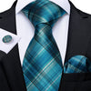 Türkisblaue Krawatte mit Karomuster