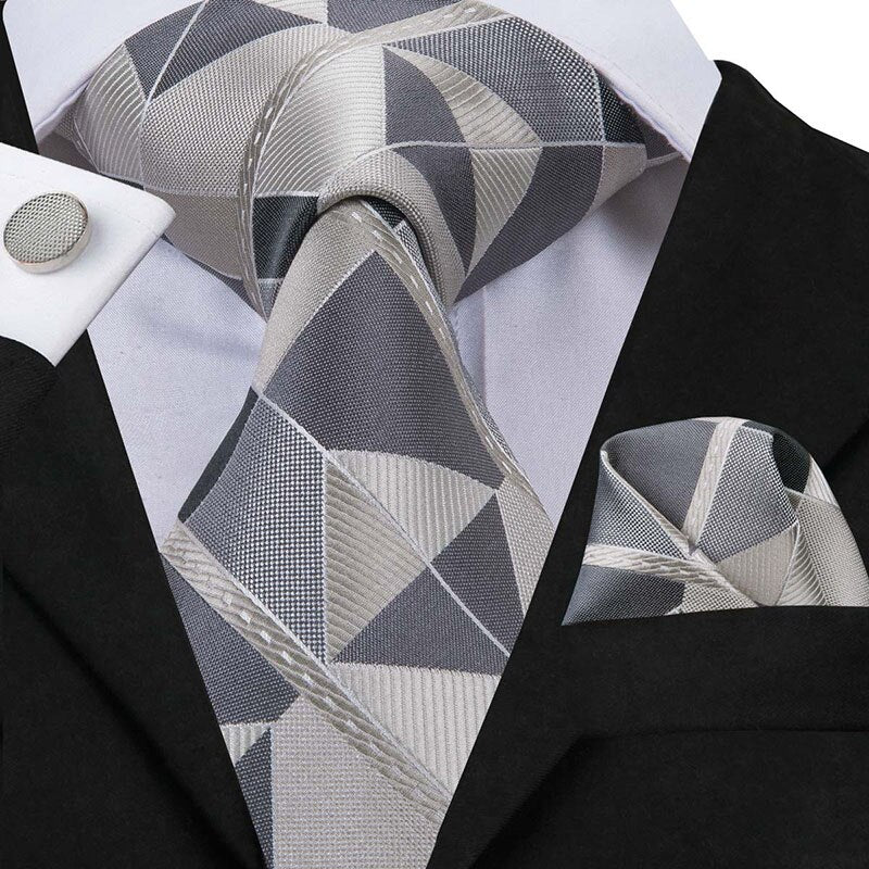 Graue Krawatte mit geometrischen Formen