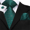 Grüne Krawatte mit Muster